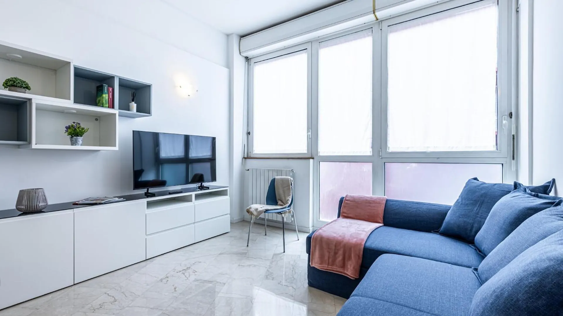Kiki Apartment Milan Italy